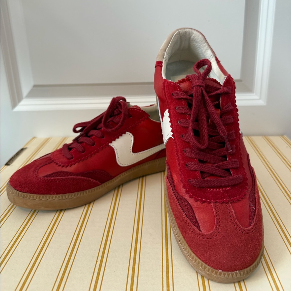 Dolce Vita Notice Sneakers | Crimson Suede | Size 8.5 - Picture 3 of 8